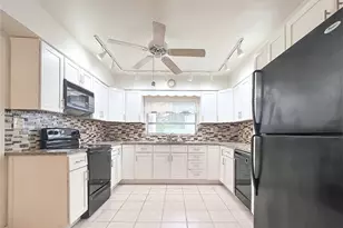 192 SW 62nd Terrace, Plantation, FL 33317 - Photo 15