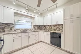 192 SW 62nd Terrace, Plantation, FL 33317 - Photo 15