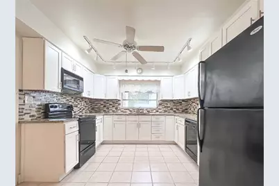 192 SW 62nd Ter, Plantation, FL 33317 - Photo 17