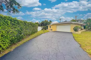 192 SW 62nd Terrace, Plantation, FL 33317 - Photo 7