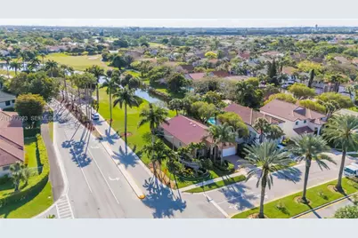 1601 SW 157th Ave, Pembroke Pines, FL 33027 - Photo 25