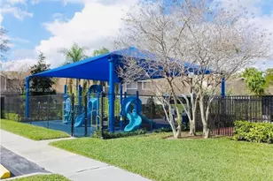 614 Woodgate Cir, Sunrise, FL 33326 - Photo 11