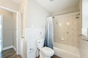 2770 NE 8th Ct, Pompano Beach, FL 33062 - Photo 25