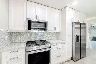 2770 NE 8th Ct, Pompano Beach, FL 33062 - Photo 11