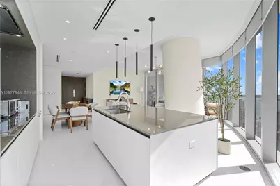 300 Biscayne Boulevard Way #4007W, Miami, FL 33131 - Photo 9