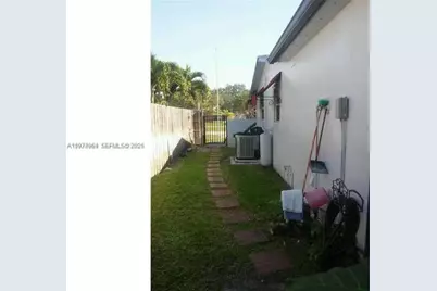 2512 Island Dr, Miramar, FL 33023 - Photo 11
