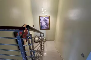 2385 W 69th St, Hialeah, FL 33016 - Photo 13