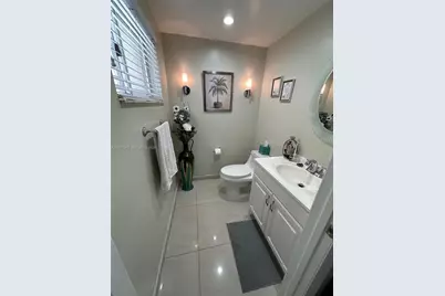 2385 W 69th St #2385-A, Hialeah, FL 33016 - Photo 9