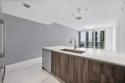 488 NE 18th St #1708, Miami, FL 33132 - Photo 9