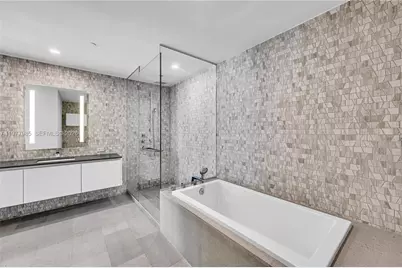 88 SW 7th St #806, Miami, FL 33130 - Photo 39