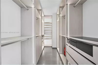 88 SW 7th St #806, Miami, FL 33130 - Photo 31