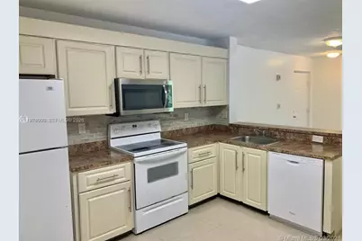 10131 W Sunrise Blvd #204, Plantation, FL 33322 - Photo 7