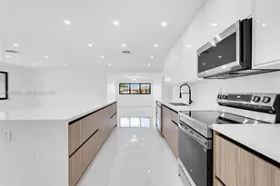 695 W 73 Pl, Hialeah, FL 33014 - Photo 13