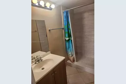 [Address not provided], Oakland Park, FL 33309 - Photo 9