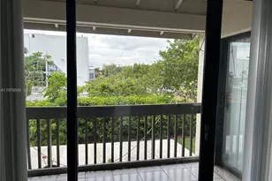 8879 Fontainebleau Blvd, Miami, FL 33172 - Photo 13