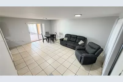 11249 SW 33rd Cir Pl, Miami, FL 33165 - Photo 3