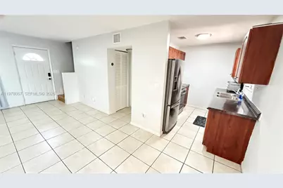 11249 SW 33rd Cir Pl, Miami, FL 33165 - Photo 5