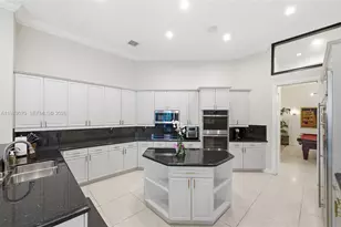 1397 Victoria Isle Dr, Weston, FL 33327 - Photo 13