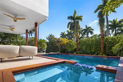 5701 N Bay Rd, Miami Beach, FL 33140 - Photo 15