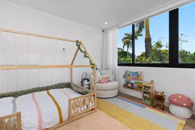 5701 N Bay Rd, Miami Beach, FL 33140 - Photo 37