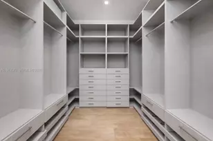 5701 N Bay Rd, Miami Beach, FL 33140 - Photo 29