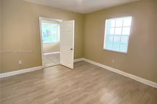 1030 NW 48th St, Miami, FL 33127 - Photo 13