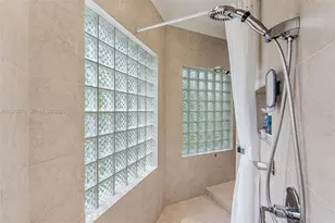 10221 Blue Palm St, Plantation, FL 33324 - Photo 45