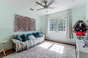 10221 Blue Palm St, Plantation, FL 33324 - Photo 47