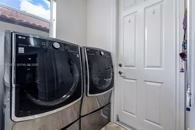 10221 Blue Palm St, Plantation, FL 33324 - Photo 49