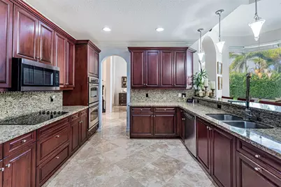 10221 Blue Palm St, Plantation, FL 33324 - Photo 11