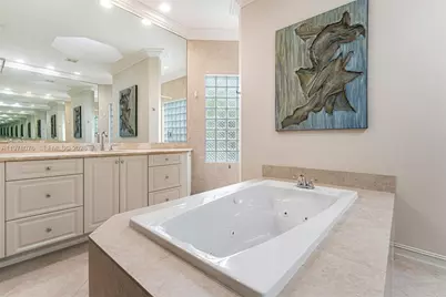 10221 Blue Palm St, Plantation, FL 33324 - Photo 25