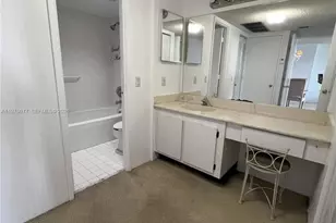 3701 N Country Club Dr, Aventura, FL 33180 - Photo 19