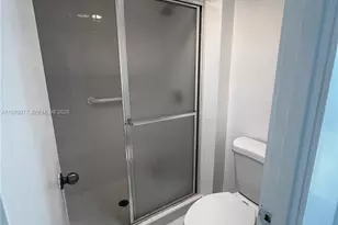 3701 N Country Club Dr, Aventura, FL 33180 - Photo 27