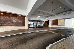 3701 N Country Club Dr, Aventura, FL 33180 - Photo 3