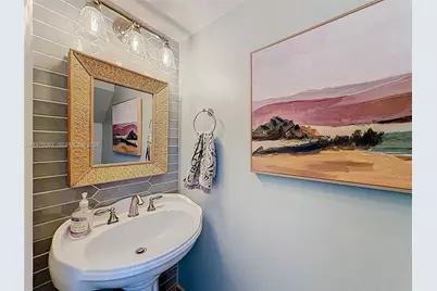 2128 NE 9th Ave, Wilton Manors, FL 33305 - Photo 15