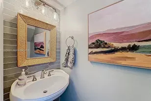 2128 NE 9th Ave, Wilton Manors, FL 33305 - Photo 15