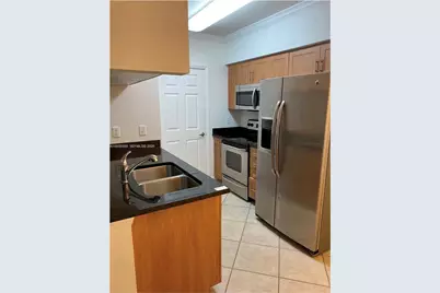 6386 Emerald Dunes Dr #102, West Palm Beach, FL 33411 - Photo 11