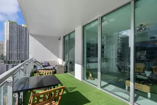 90 SW 3rd St, Miami, FL 33130 - Photo 33