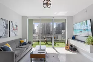 90 SW 3rd St, Miami, FL 33130 - Photo 5