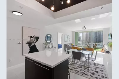 90 SW 3rd St #2015, Miami, FL 33130 - Photo 9