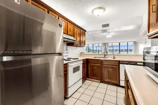 5802 Coral Lake Dr, Margate, FL 33063 - Photo 5