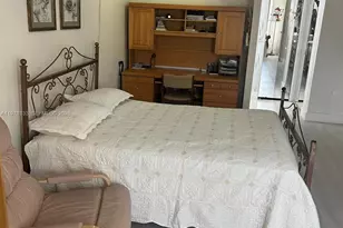 900 St Charles Pl, Pembroke Pines, FL 33026 - Photo 49