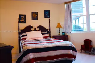 900 St Charles Pl, Pembroke Pines, FL 33026 - Photo 33