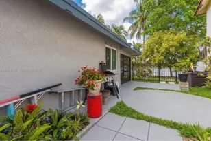 529 Lakeside Cir, Sunrise, FL 33326 - Photo 45