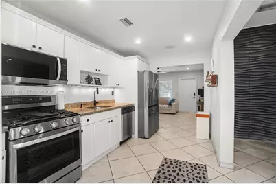 5324 NE 3rd Ter, Oakland Park, FL 33334 - Photo 11