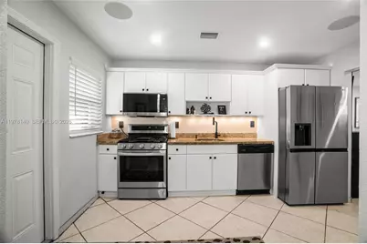 5324 NE 3rd Ter, Oakland Park, FL 33334 - Photo 9