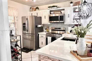 2811 Somerset Dr, Lauderdale Lakes, FL 33311 - Photo 3