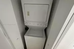 690 SW 1st Ct, Miami, FL 33130 - Photo 15