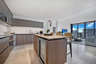 88 SW 7th St, Miami, FL 33130 - Photo 3