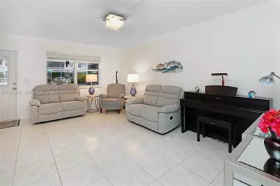 580 Egret Dr #121, Hallandale Beach, FL 33009 - Photo 15